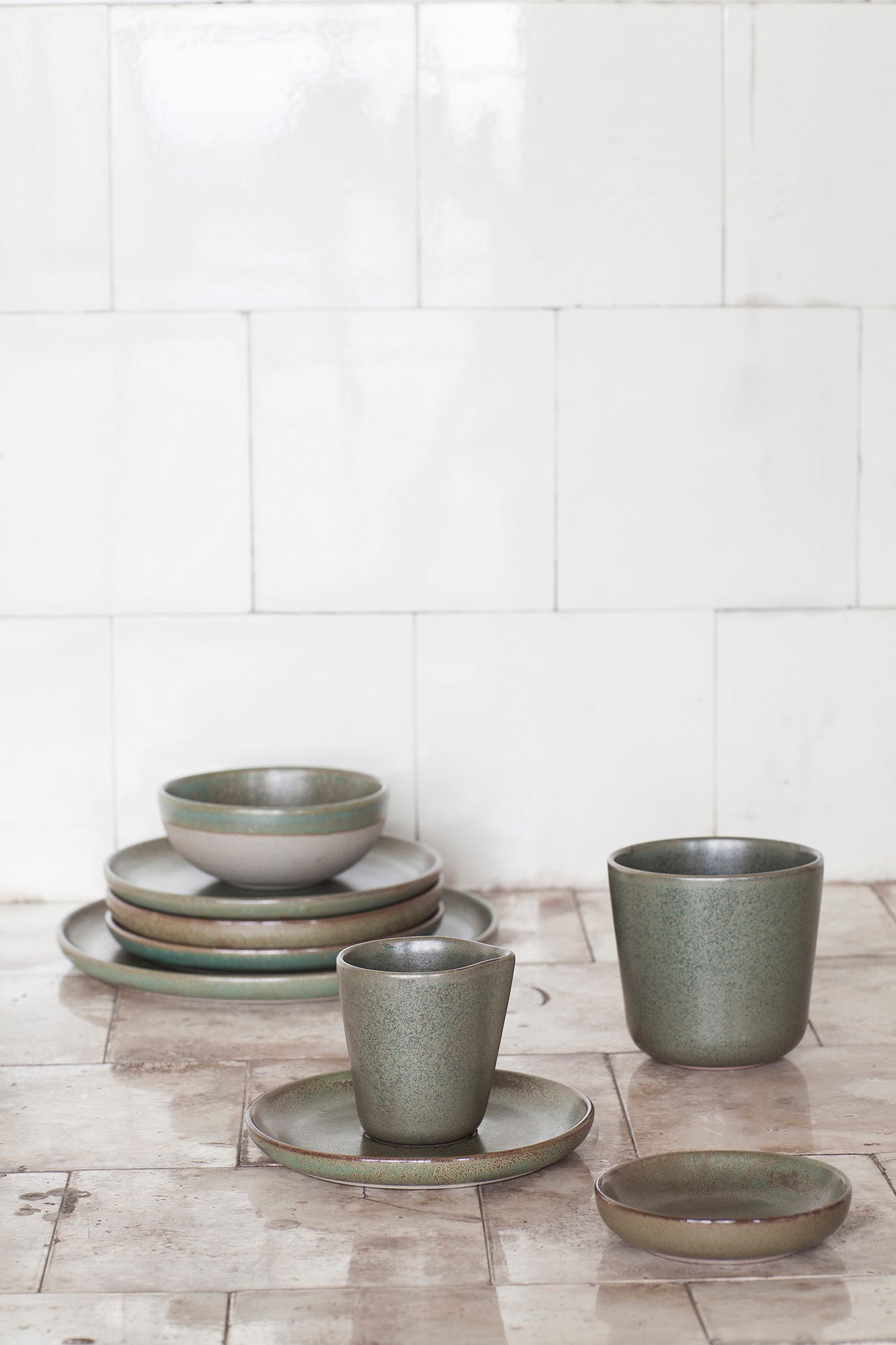 SURFACE Jug M Camogreen