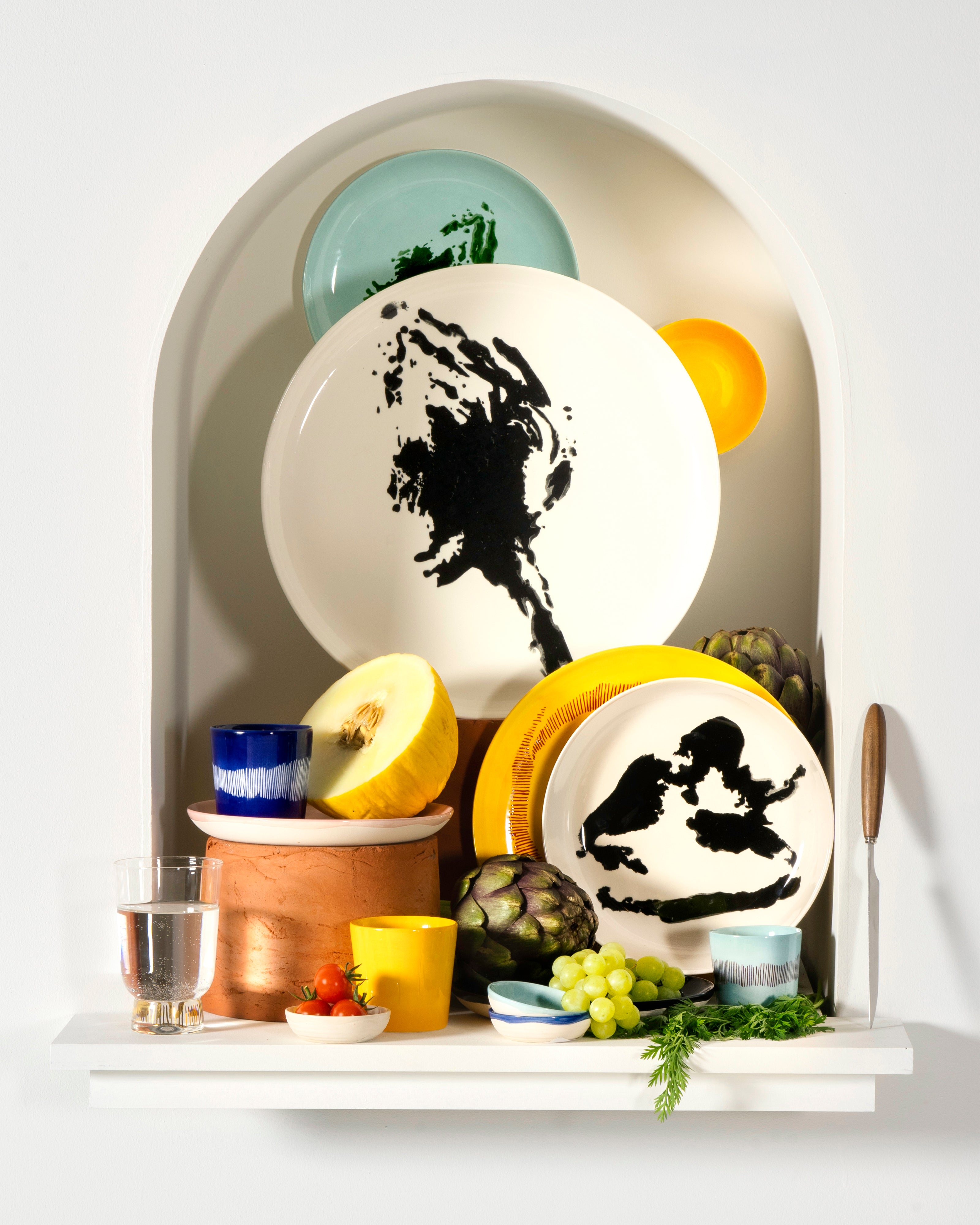 Feast white + pepper black