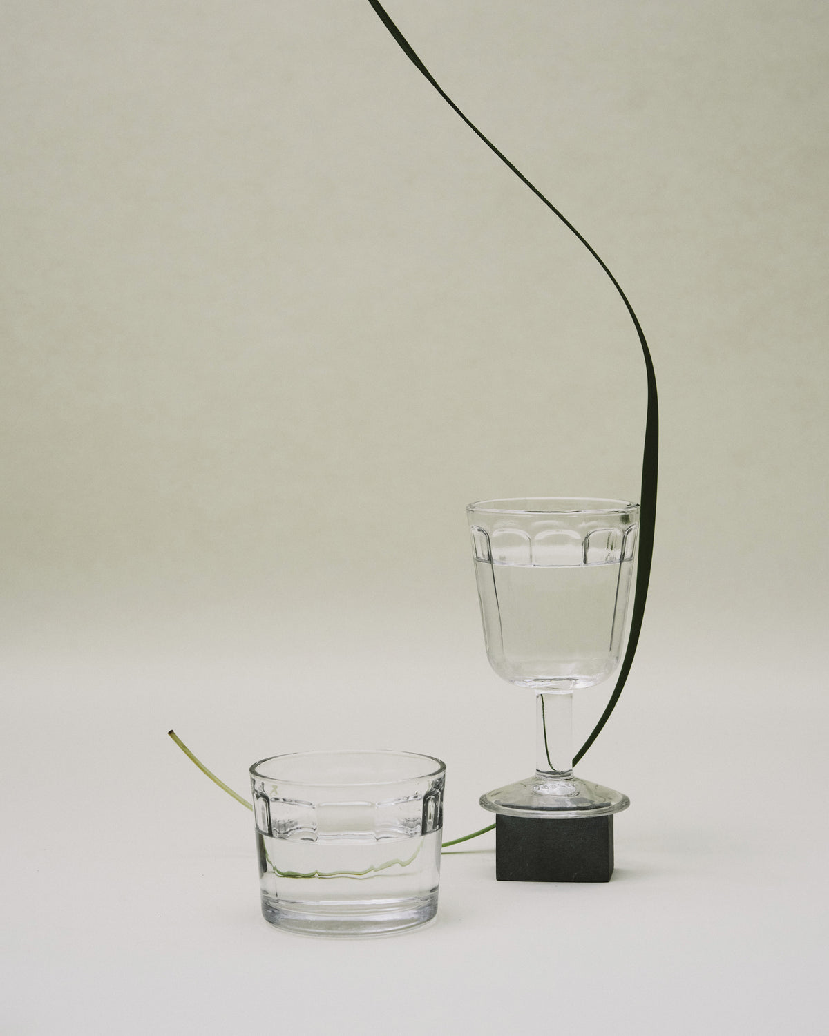 SURFACE Glass tumbler S transparent