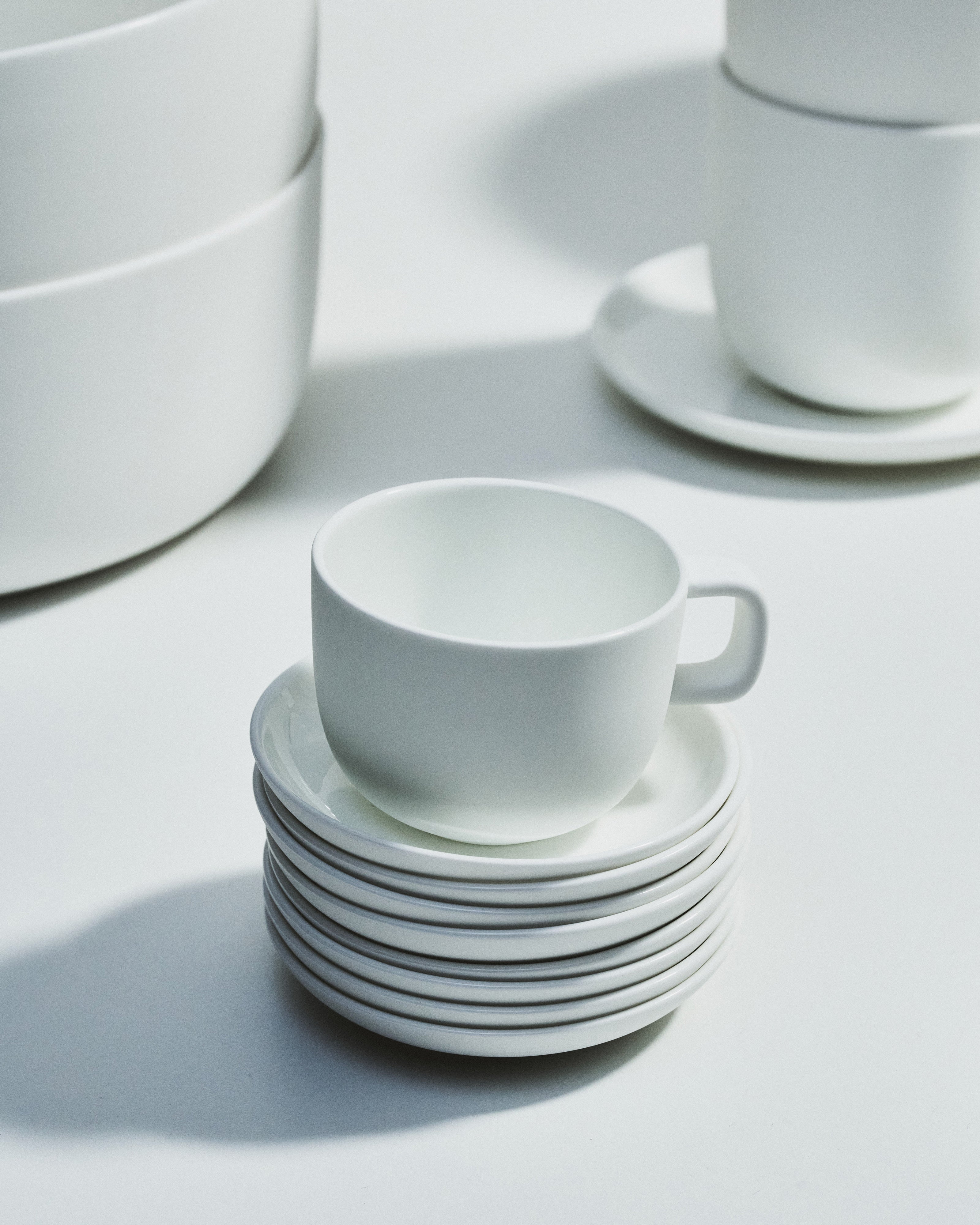 BASE Low plate, white